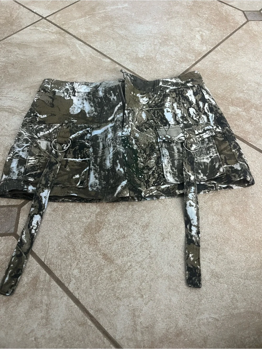 Women’s Camouflage Utility Mini Shorts - Olive Green